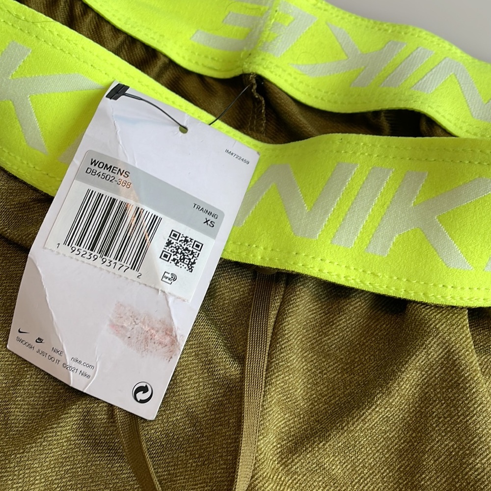 NWT Nike Dri Fit Training Shorts Size XS - Picture 3 of 4